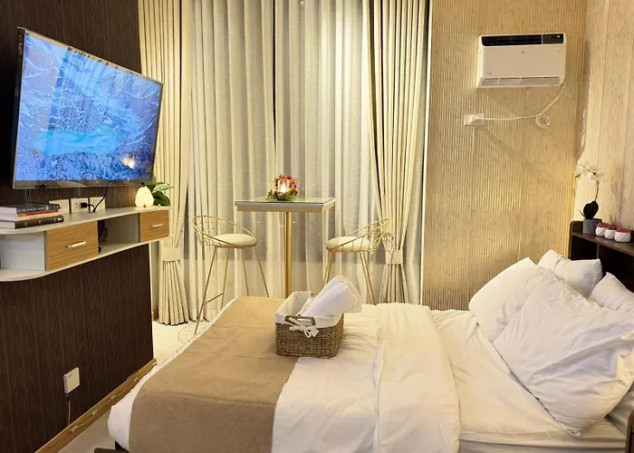 Hotel Rayz Staycation *